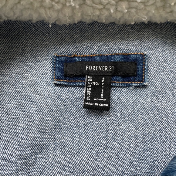 Forever 21 cropped Denim Jacket with Sherpa trim - Picture 3 of 5